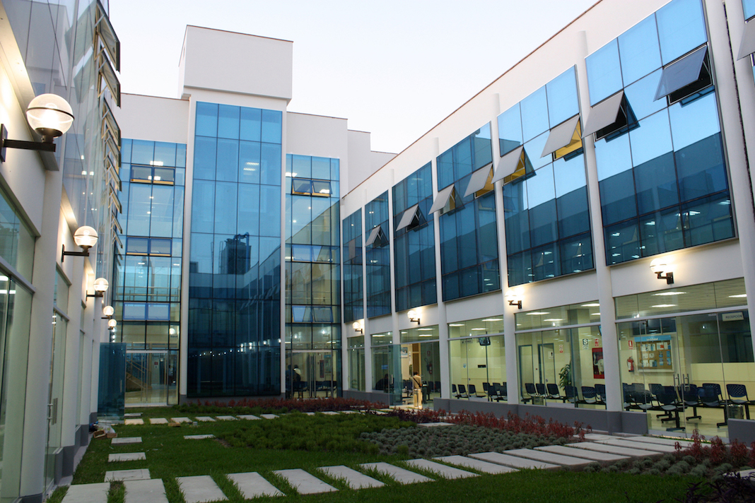 HOSPITAL ESSALUD PISCO INTERIOR.JPG